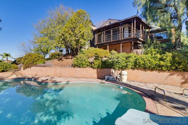 602 Starbright Ln, Alpine CA: https://media.crmls.org/mediaz/c05b511b-61d1-40f9-b3d3-d3f445351f12.jpg