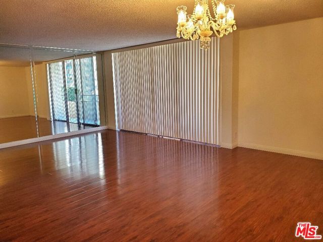 10535 Wilshire Boulevard, Los Angeles CA: https://media.crmls.org/mediaz/c05b8349-e032-4125-8060-524947e35bf2.jpg