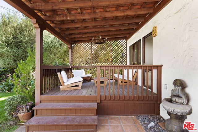 112 N Valley Street, Burbank CA: https://media.crmls.org/mediaz/c05c298b-b8f7-4b78-9b44-aaca8eddd5bb.jpg