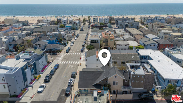 219 2nd Street, Hermosa Beach CA: https://media.crmls.org/mediaz/c05c858e-ec76-4569-a459-1e6fc0e0fecf.jpg
