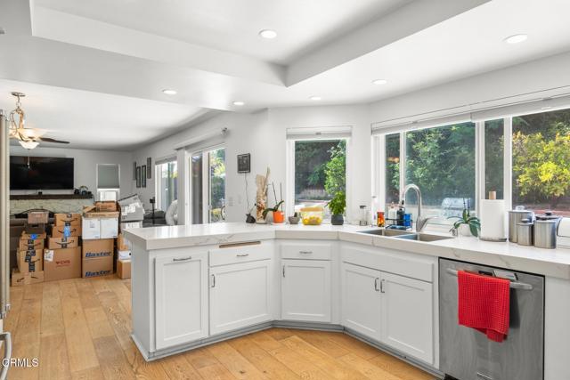 2325 Parkway Drive, Camarillo CA: https://media.crmls.org/mediaz/c05ca00c-8905-48a6-b09f-9aaeba887635.jpg