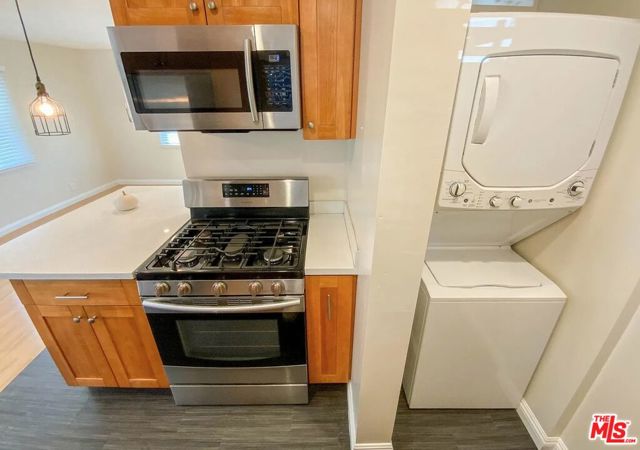 1205 Appleton Way, Venice CA: https://media.crmls.org/mediaz/c05cbe5b-0071-4a7a-a5fa-669b5c4b3516.jpg