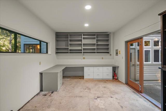28140 Story Hill Lane, Los Altos Hills CA: https://media.crmls.org/mediaz/c05d7911-4d2e-4abe-97a6-4aee4137505e.jpg