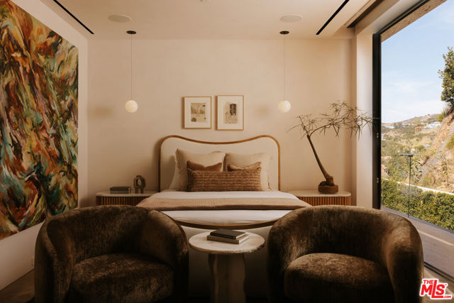 Drew Fenton | 684 Firth Avenue Los Angeles CA | MLS: 7726795