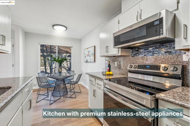 92 Schooner Ct, Richmond CA: https://media.crmls.org/mediaz/c05ec966-c53e-4110-9b6e-2e4c8356ec26.jpg
