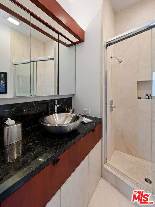 26720 Via Linda Street, Malibu CA: https://media.crmls.org/mediaz/c05f4641-9b90-4b09-9be5-2a048b479a8a.jpg