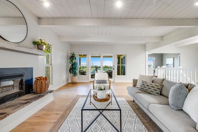 207 Driftwood Court, Aptos CA: https://media.crmls.org/mediaz/c05fb008-a275-4b38-8af5-23195a96de19.jpg