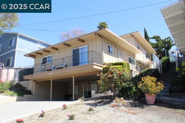 527 Vaqueros Ave, Rodeo CA: https://media.crmls.org/mediaz/c05fc6ae-8be8-44be-99d1-6abf95e674a9.jpg