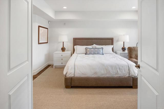 8171 El Paseo Grande, La Jolla CA: https://media.crmls.org/mediaz/c061696d-b999-4433-b13e-eeca09ee6832.jpg