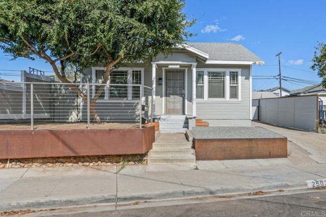 2503 2501 Sumac Dr, San Diego CA: https://media.crmls.org/mediaz/c061ffa8-7b81-4226-b3fa-c441fec0f46d.jpg