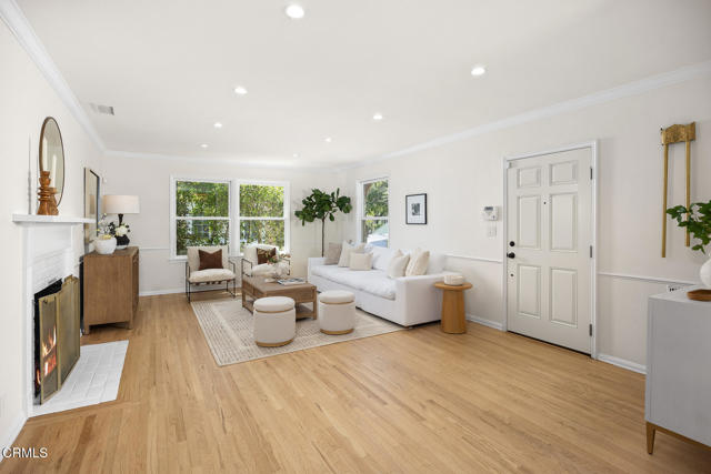 1134 Bella Vista Avenue, Pasadena CA: https://media.crmls.org/mediaz/c0621dab-ab14-44f1-8fbd-356d4c300762.jpg