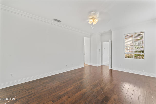 186 Parkside Drive, Simi Valley CA: https://media.crmls.org/mediaz/c06265c5-2245-47d2-a558-5cc7ced2c536.jpg