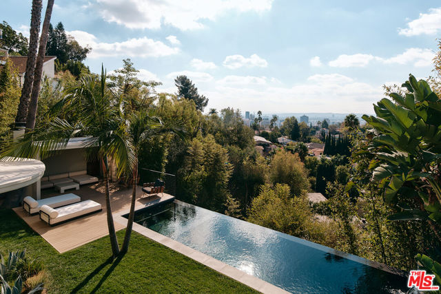 2250 El Contento Drive, Los Angeles CA: https://media.crmls.org/mediaz/c0631518-21c8-4c80-b6a6-405e5088f545.jpg