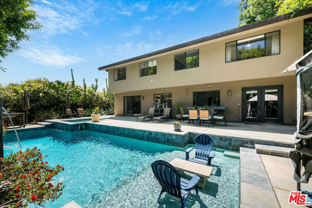 24417 Clipstone Street, Woodland Hills CA: https://media.crmls.org/mediaz/c0633ff6-477a-48ce-bcaf-034b04ec906c.jpg