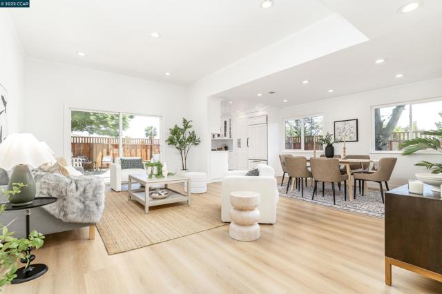 1400 Granada St, Vallejo CA: https://media.crmls.org/mediaz/c0635def-7b73-4da8-b622-9a4882aeae71.jpg