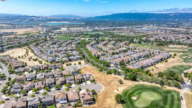 2715 Palatino Ct, Dublin CA: https://media.crmls.org/mediaz/c063df79-368b-403c-8700-391411547620.jpg