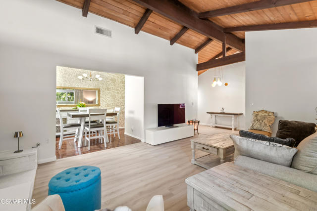 4230 Canoga Avenue, Woodland Hills CA: https://media.crmls.org/mediaz/c063dfb0-80a3-49d0-92a5-79f3128cdfd5.jpg