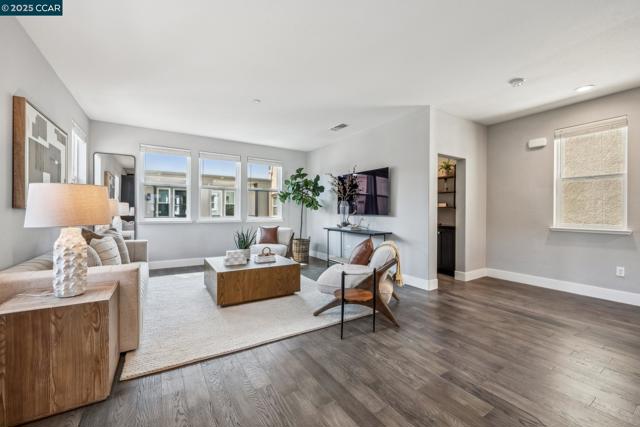 510 Ashton Way, Pleasant Hill CA: https://media.crmls.org/mediaz/c06404a6-4d9e-4011-8182-3cfd96eef3c3.jpg