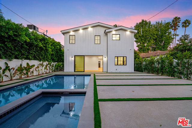 4539 Longridge Avenue, Sherman Oaks CA: https://media.crmls.org/mediaz/c06416f9-8c50-4b29-8d83-00a568d48580.jpg