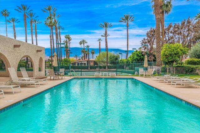 45 Lincoln Place, Rancho Mirage CA: https://media.crmls.org/mediaz/c064a03a-a207-4d05-82e4-2d26ef8eca57.jpg