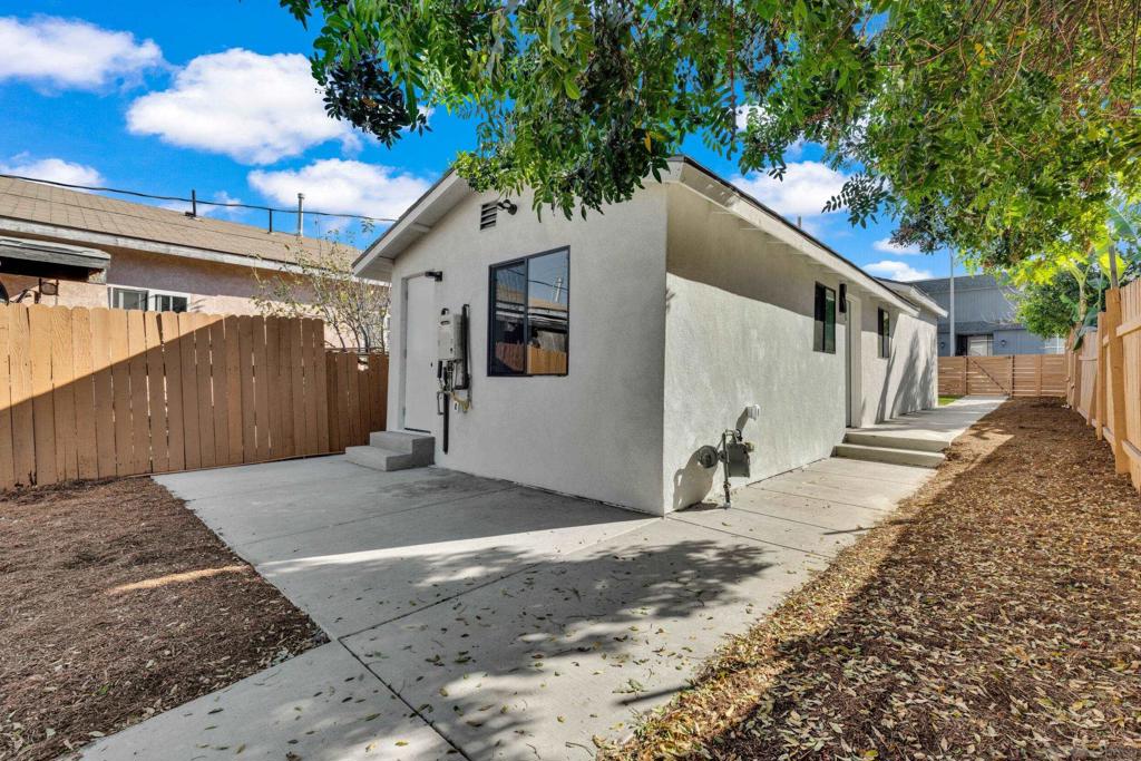 4312 Winona Ave - photo 17