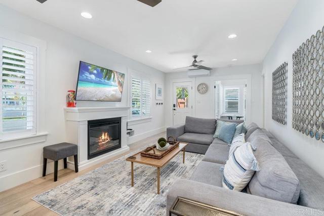 Detail Gallery Image 17 of 48 For 818 7th St, Coronado,  CA 92118 - 4 Beds | 2 Baths