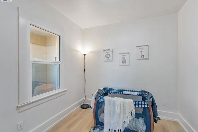 2720 Short St, Oakland CA: https://media.crmls.org/mediaz/c066a886-be91-409f-bc1a-863f6432d54c.jpg