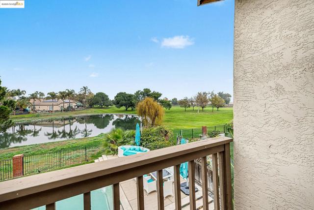2127 Prestwick Dr, Discovery Bay CA: https://media.crmls.org/mediaz/c066fb30-44c0-4cde-9c70-791780c501ad.jpg