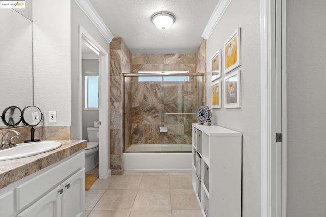 5521 Lanai Ct, Discovery Bay CA: https://media.crmls.org/mediaz/c06712e4-590b-4ab7-b36e-e56c99ef6013.jpg