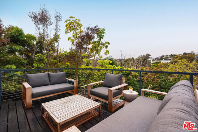 295 Mabery Road, Santa Monica CA: https://media.crmls.org/mediaz/c0673d6b-5b00-4473-aaaf-209ac414e7a0.jpg
