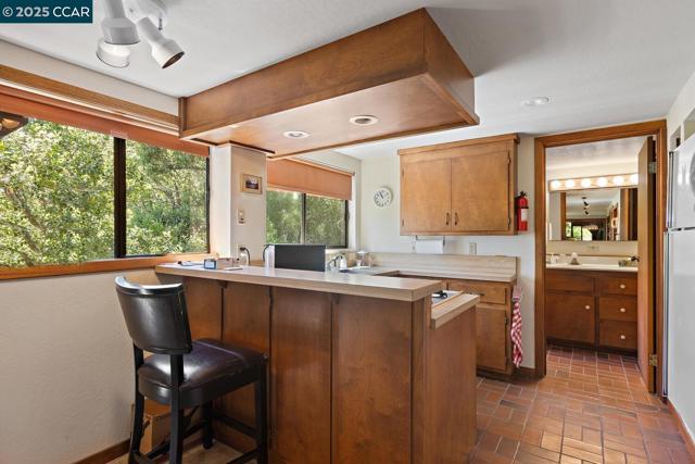 20 La Madronal, Orinda CA: https://media.crmls.org/mediaz/c06895bb-3056-497a-a8ee-1ebf31d43102.jpg