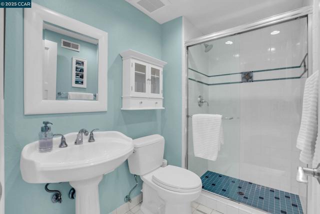102 Monasterio Ct, San Ramon CA: https://media.crmls.org/mediaz/c069eff9-6ef2-4b3f-9d0f-05a86401140e.jpg