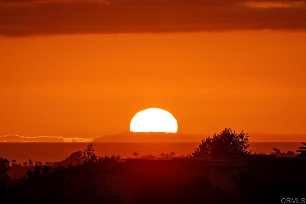 https://media.crmls.org/mediaz/c06a0040-d8cd-4095-b31c-ad13526a5ad4.jpg?preset=X-Large