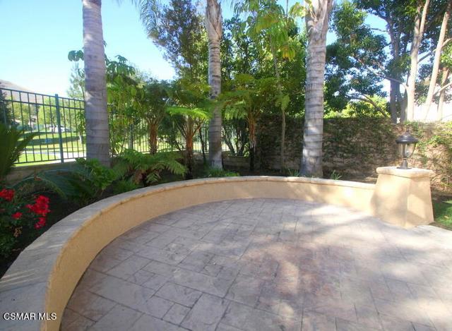 276 Chantilly Circle, Simi Valley CA: https://media.crmls.org/mediaz/c06a13ff-6aeb-4f20-9224-f62e361fff94.jpg