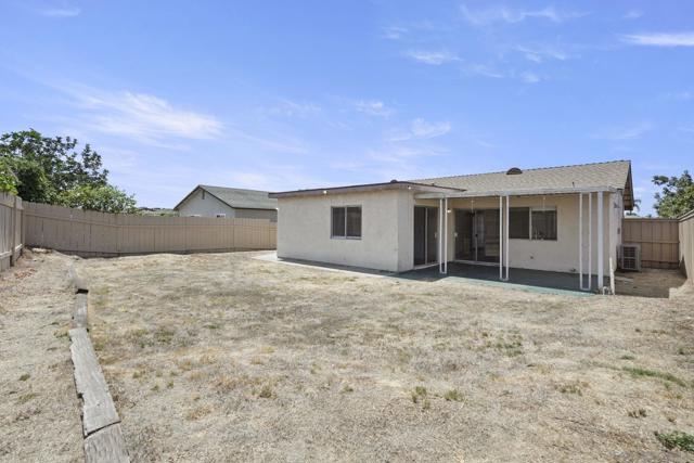 10625 Amantha Ave, San Diego CA: https://media.crmls.org/mediaz/c06a3446-bc48-4d35-9efb-3b6944b04c98.jpg