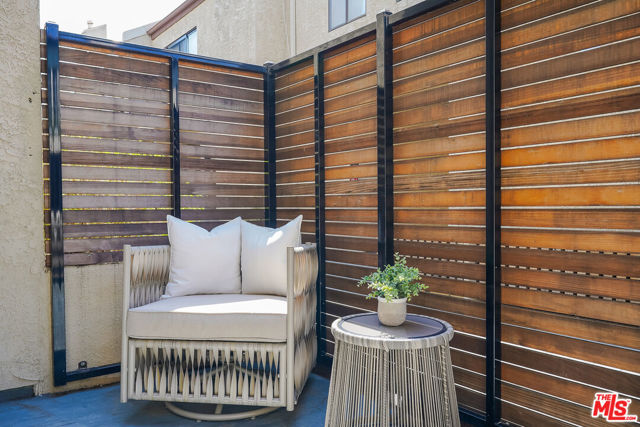 1655 Greenfield Avenue, Los Angeles CA: https://media.crmls.org/mediaz/c06a8bb7-d0c6-472b-af60-78c9aaa0a61f.jpg