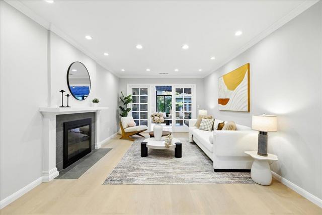 162 Del Monte Avenue, Los Altos CA: https://media.crmls.org/mediaz/c06b469f-fdfa-4cd4-8054-3520ecbdef1f.jpg