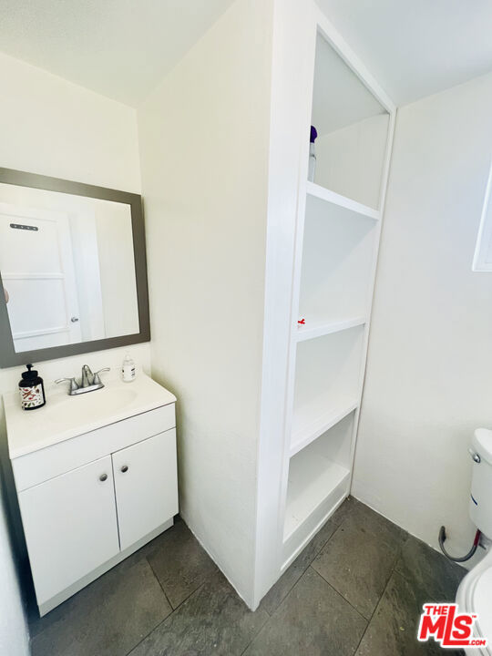 6230 Peach Avenue, Van Nuys CA: https://media.crmls.org/mediaz/c06e4a27-ca82-41f3-80bf-3937bf6946e4.jpg