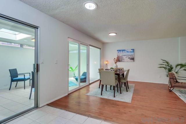 4402 Collwood Ln, San Diego CA: https://media.crmls.org/mediaz/c06e55ca-691d-49ca-962a-4b49595691f1.jpg