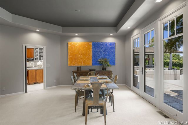 5931 Citadel CIR, La Jolla CA: https://media.crmls.org/mediaz/c06e74d8-5d16-4828-a8ad-dd991b767778.jpg