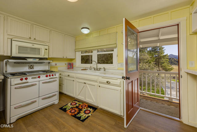 29441 Maricopa Highway, Maricopa CA: https://media.crmls.org/mediaz/c0701f1a-0161-4b7c-8622-daea2ee91cdd.jpg