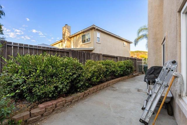 609 Jacks Creek Road, Escondido CA: https://media.crmls.org/mediaz/c070870c-72ab-4362-9d1d-b610ee8cb0d7.jpg