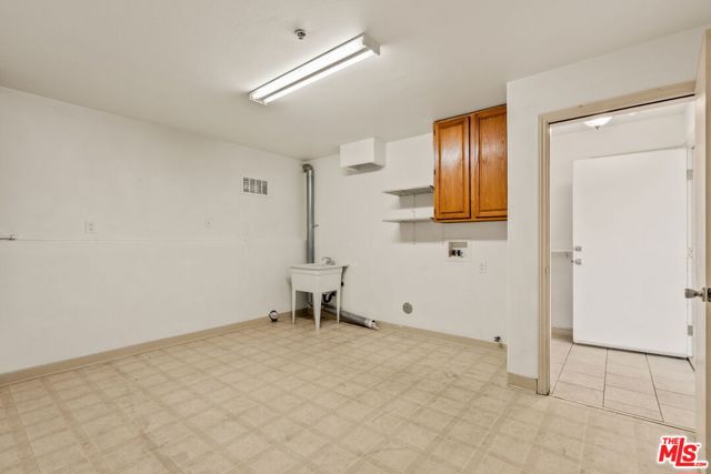 21925 Belshire Avenue, Hawaiian Gardens CA: https://media.crmls.org/mediaz/c070b4b0-f36a-47cf-8a34-b5a46acc0b5b.jpg