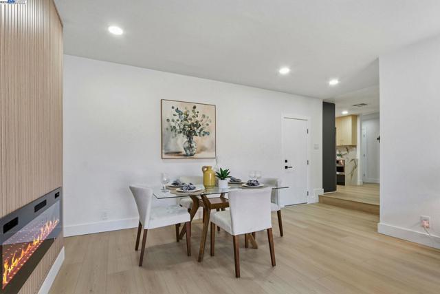 32252 Coronation dr, Union City CA: https://media.crmls.org/mediaz/c070f8c2-1e6a-43d6-a569-216ffa5e8c79.jpg