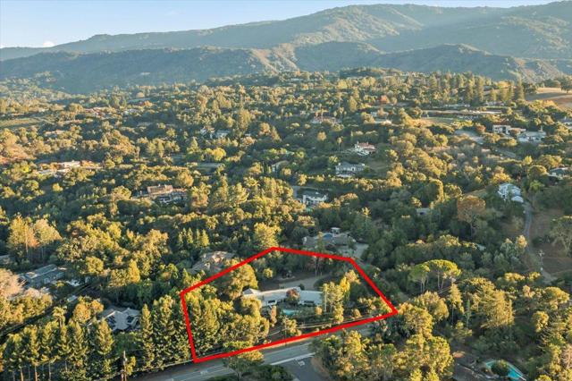 12272 Windsor Court, Los Altos Hills CA: https://media.crmls.org/mediaz/c0717b05-b925-4e02-9f28-7b6f3c04bc9e.jpg