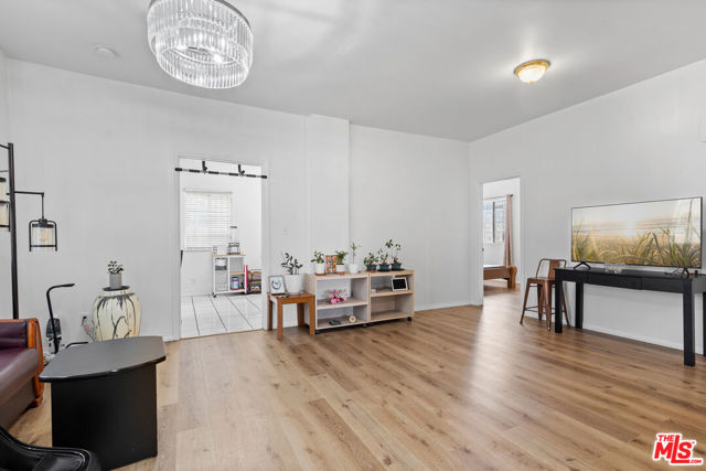 2963 San Marino Street, Los Angeles CA: https://media.crmls.org/mediaz/c071e2df-df03-4d43-9007-99db0f19c654.jpg