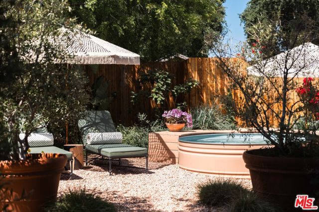 8427 Oswego Street, Sunland CA: https://media.crmls.org/mediaz/c072b567-ef6c-4eb5-a051-94becf53f6d5.jpg