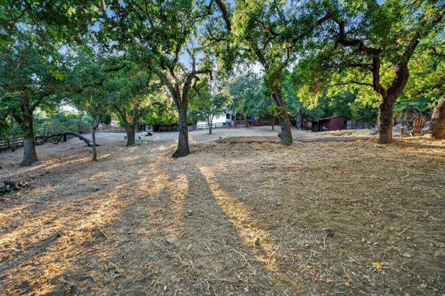 15098 Elm, Monte Sereno CA: https://media.crmls.org/mediaz/c0734403-e01e-46f0-8ebf-da03ad298242.jpg