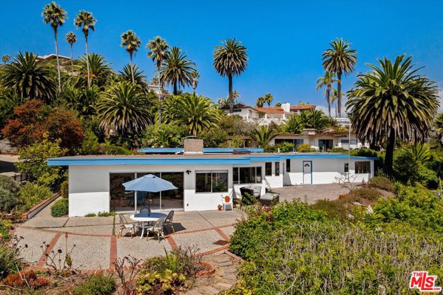 540 Miramonte Drive, Santa Barbara CA: https://media.crmls.org/mediaz/c07351d0-4f5e-4cf2-a487-2af4d9fa47c9.jpg