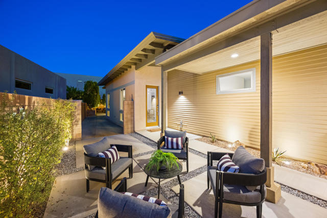 562 Skylar Lane, Palm Springs CA: https://media.crmls.org/mediaz/c0745c7a-2344-494e-890c-23c8ad2f4ece.jpg